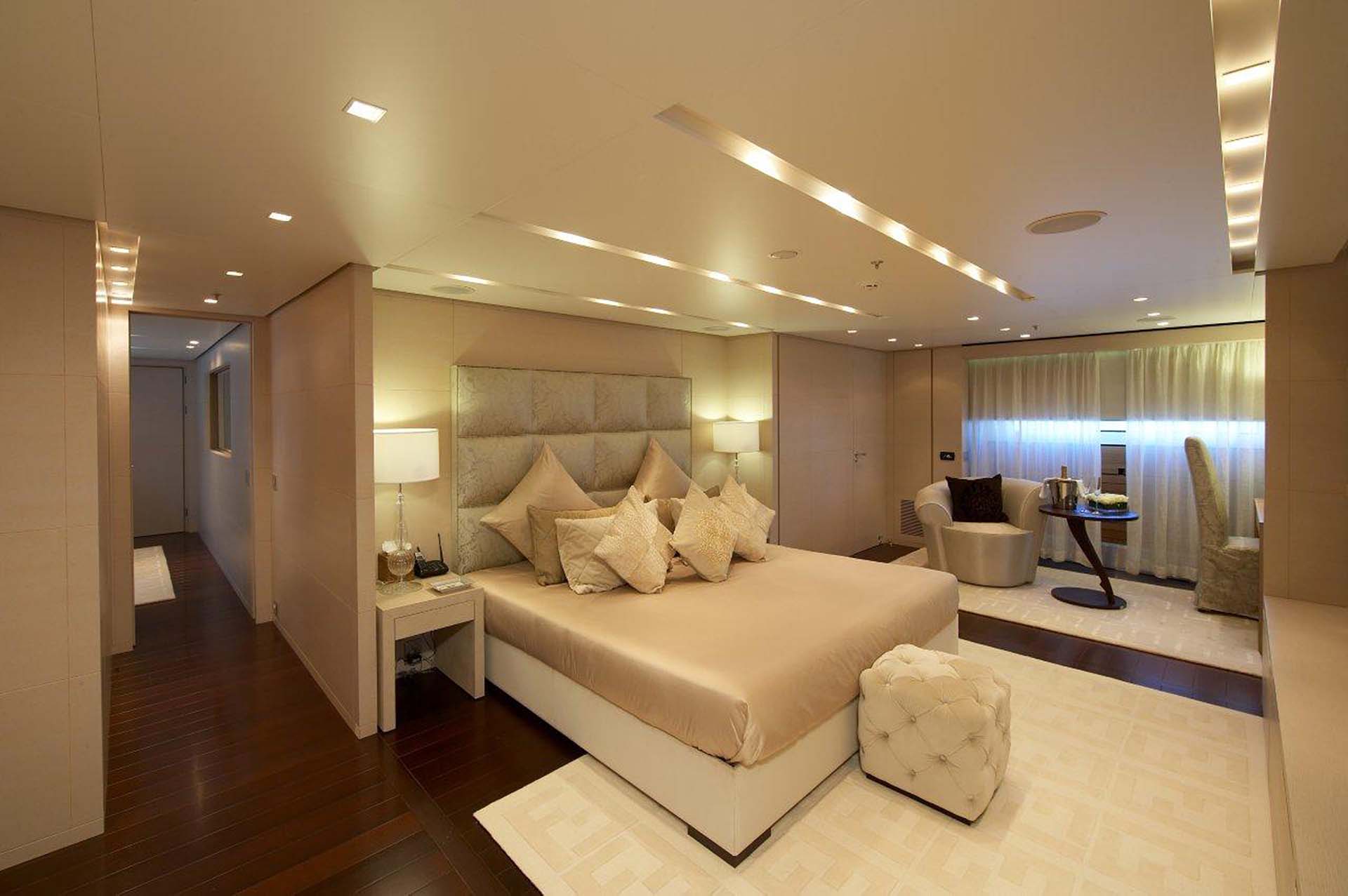[M-DISPLACEMENT-YACHT-BY-BAGLIETTO]-11730-8.jpg
