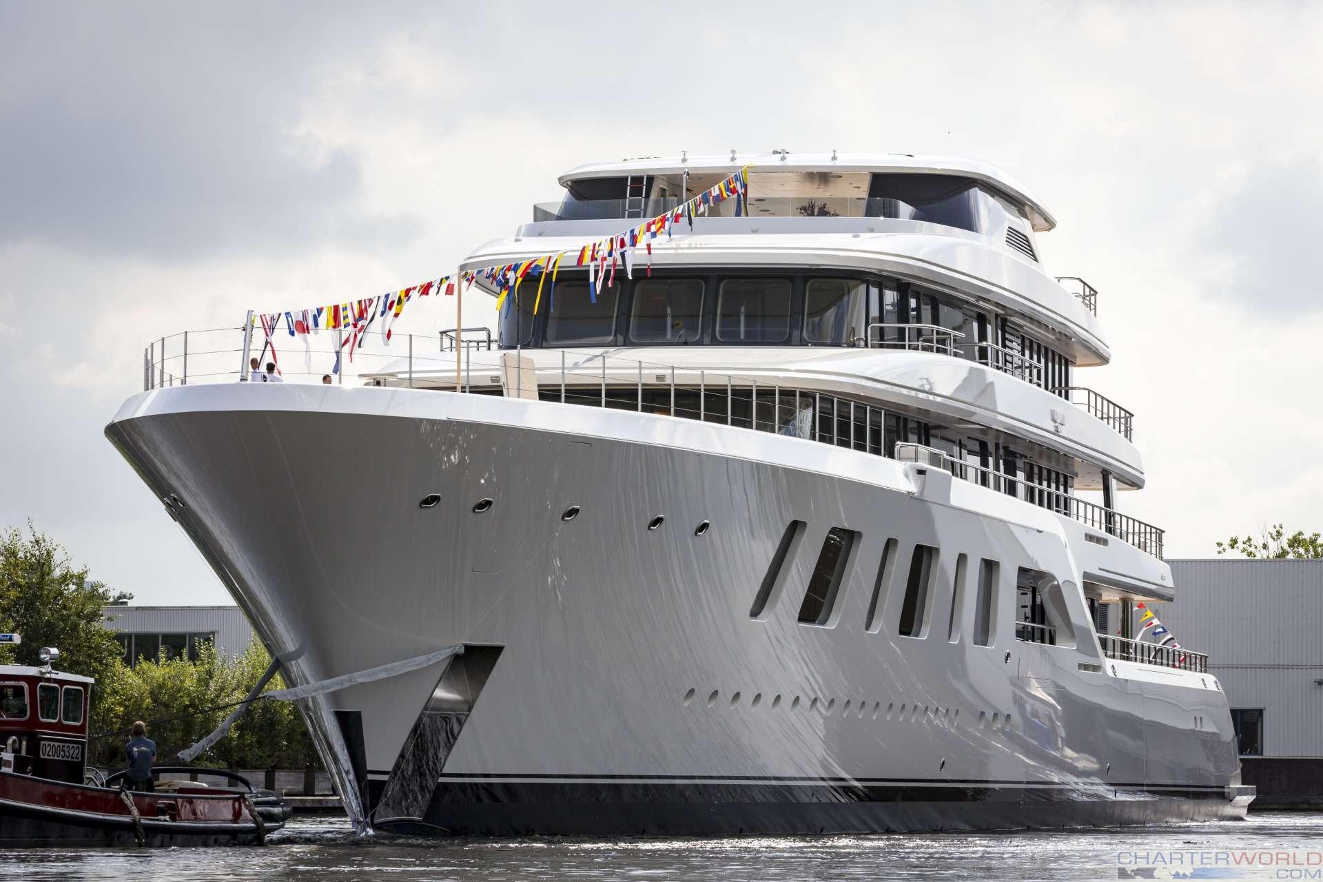 [M-FULLY-CUSTOM-SUPERYACHT-BY-FEADSHIP]-12838-4.jpg
