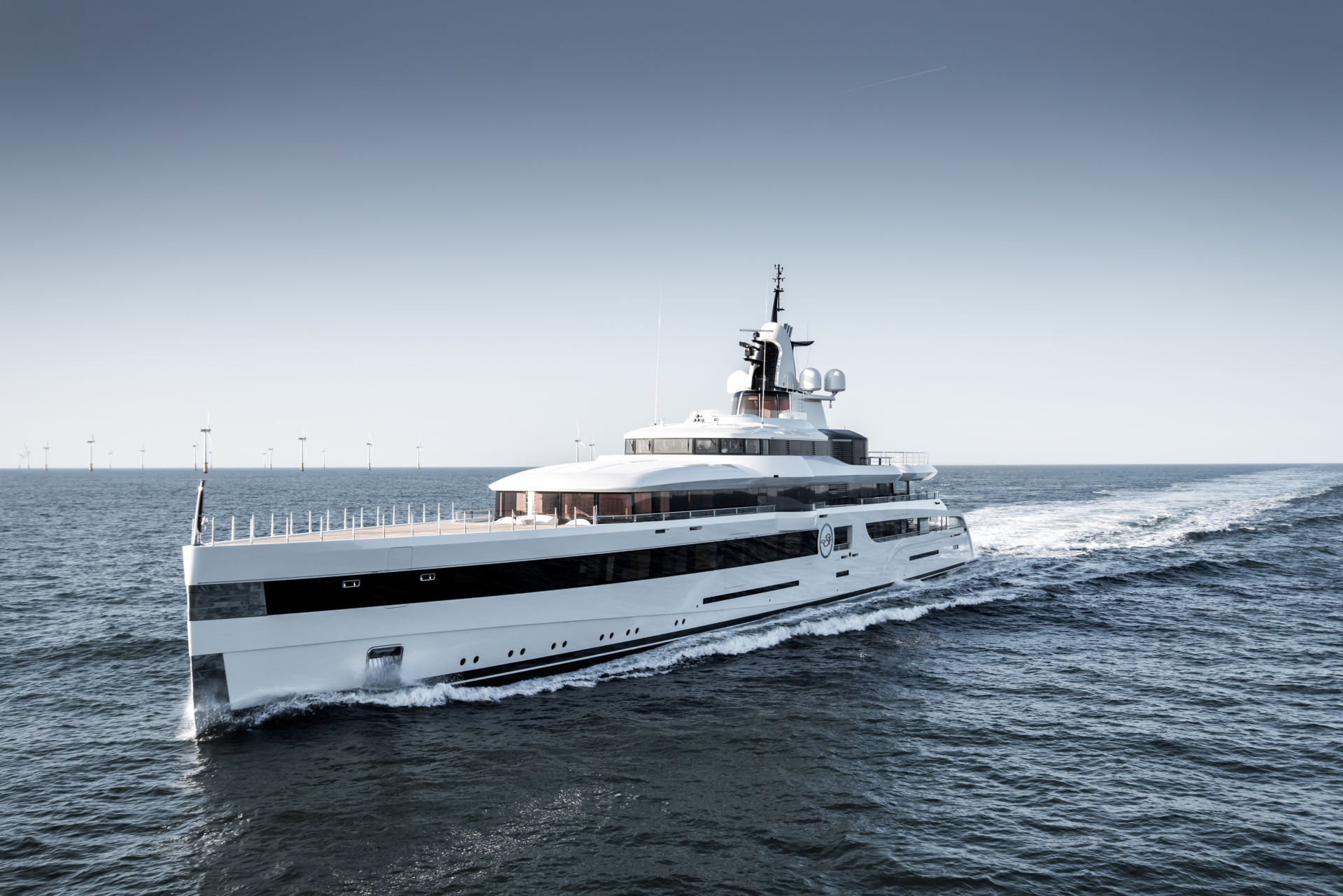 [M-FULLYCUSTOM-SUPERYACHT-BY-FEADSHIP]-12833-4.jpg