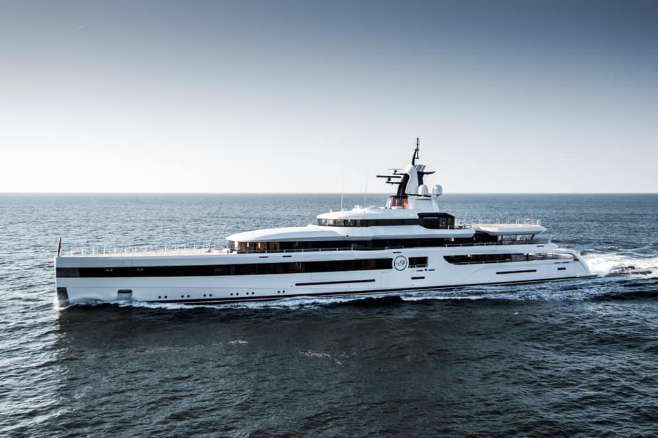 [M-FULLYCUSTOM-SUPERYACHT-BY-FEADSHIP]-12833-6.jpg
