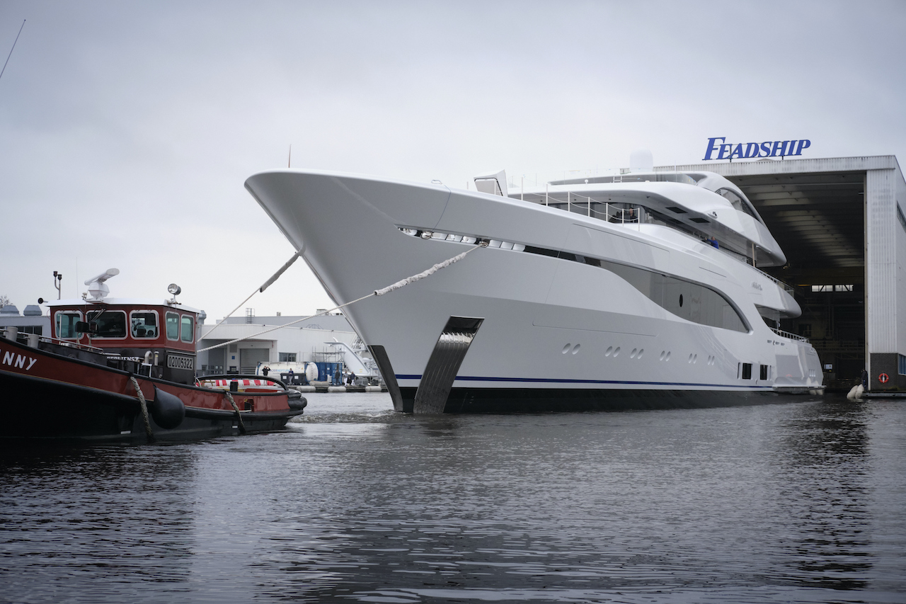 [M-FULLYCUSTOM-SUPERYACHT-BY-FEADSHIP]-13349-15.jpg