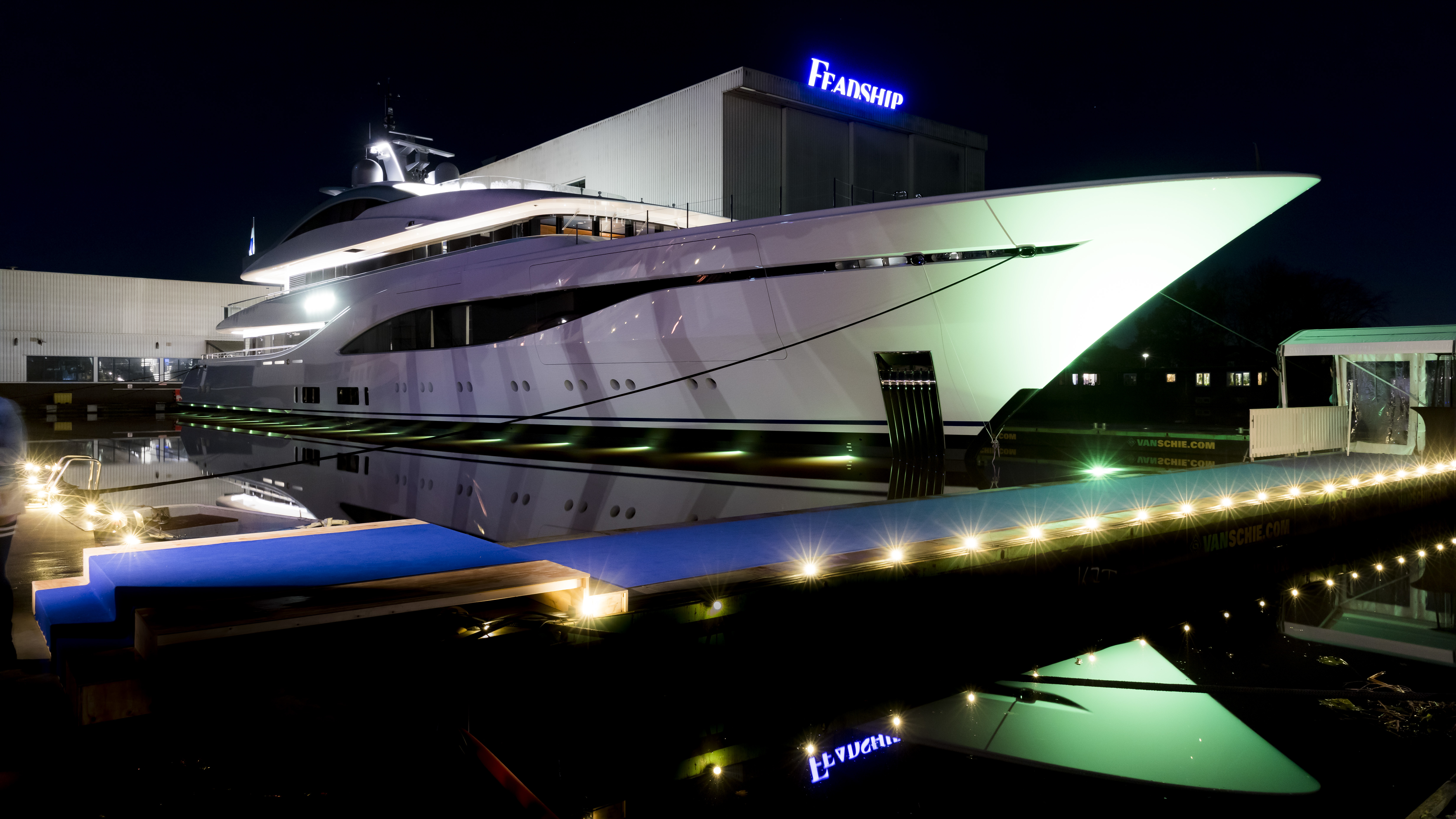 [M-FULLYCUSTOM-SUPERYACHT-BY-FEADSHIP]-13349-19.jpg