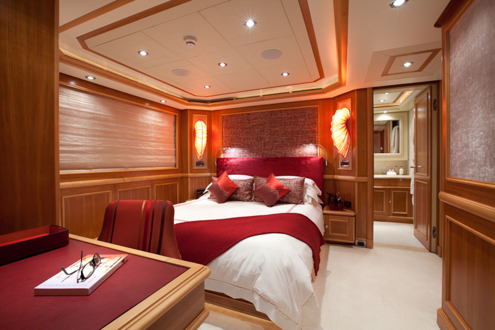 [M-LUXURY-MOTOR-YACHT-BY-CRN]-12022-1.jpg