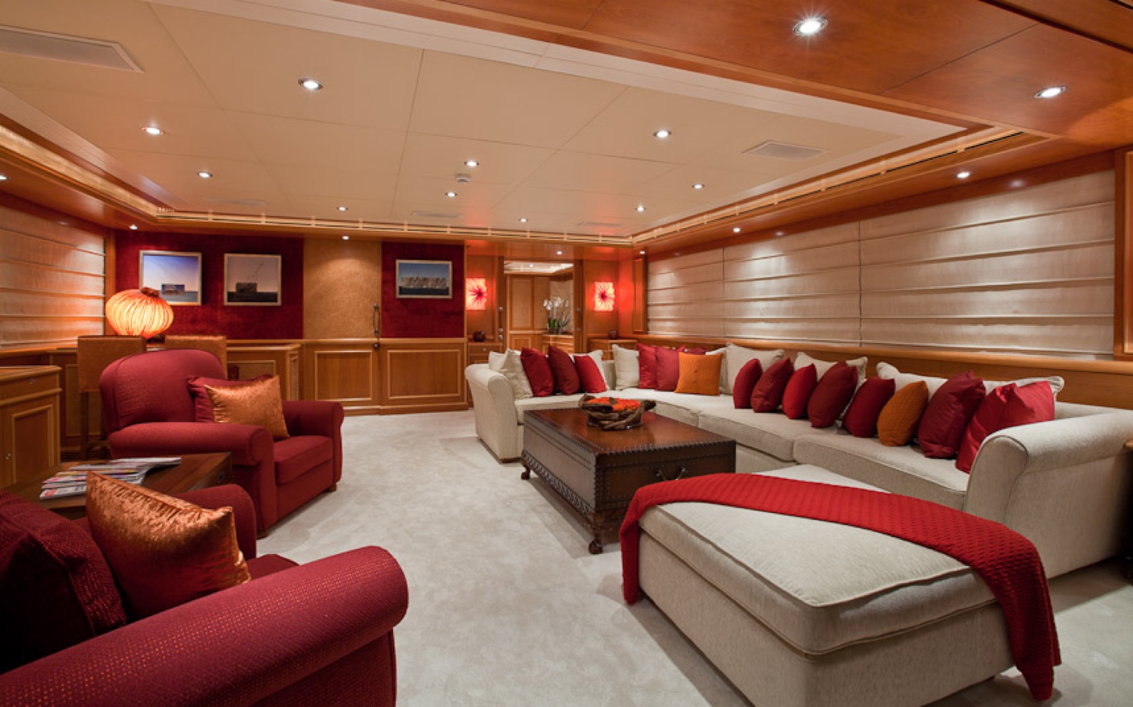 [M-LUXURY-MOTOR-YACHT-BY-CRN]-12022-5.jpg