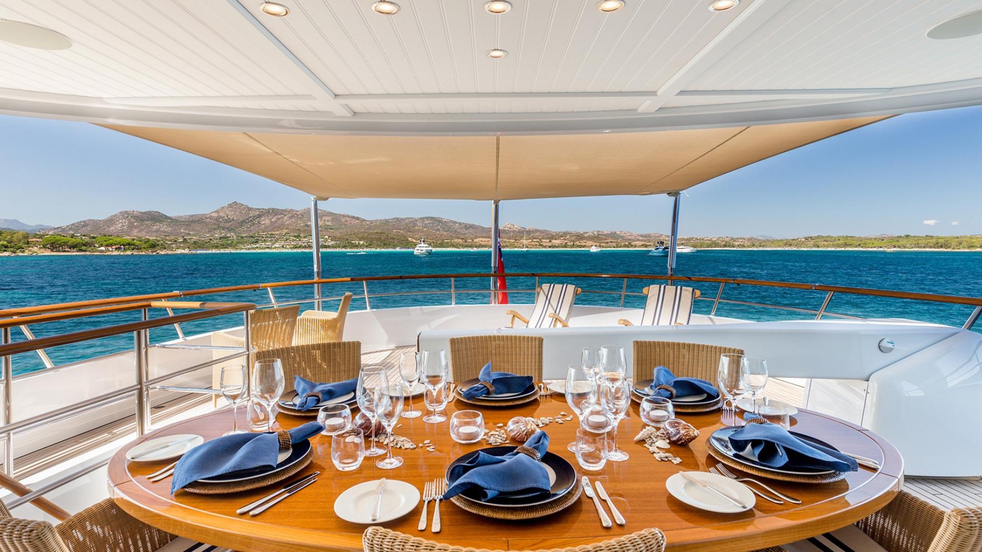 [M-LUXURY-SUPERYACHT-BY-HAKVOORT]-12080-13.jpg