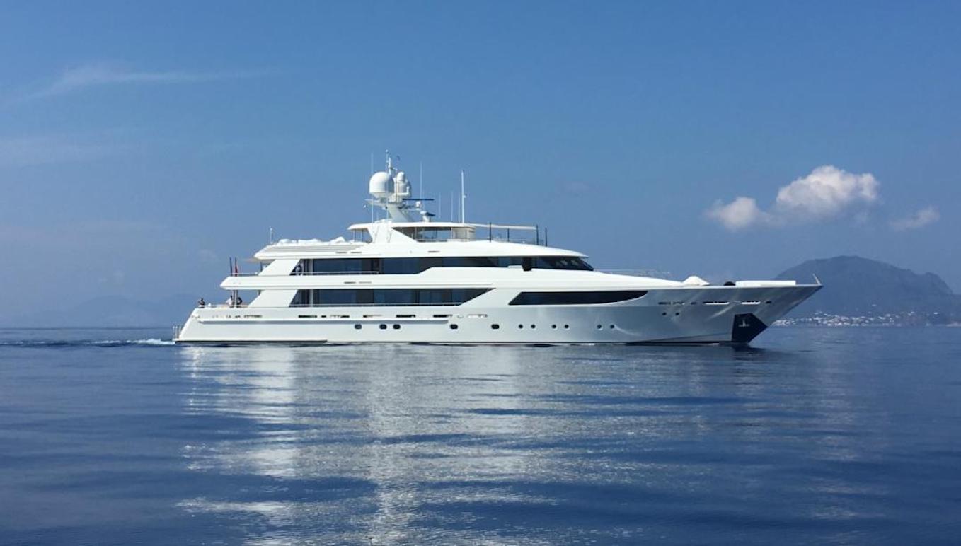 [M-LUXURY-YACHT-BY-WESTPORT]-12398-26.jpg
