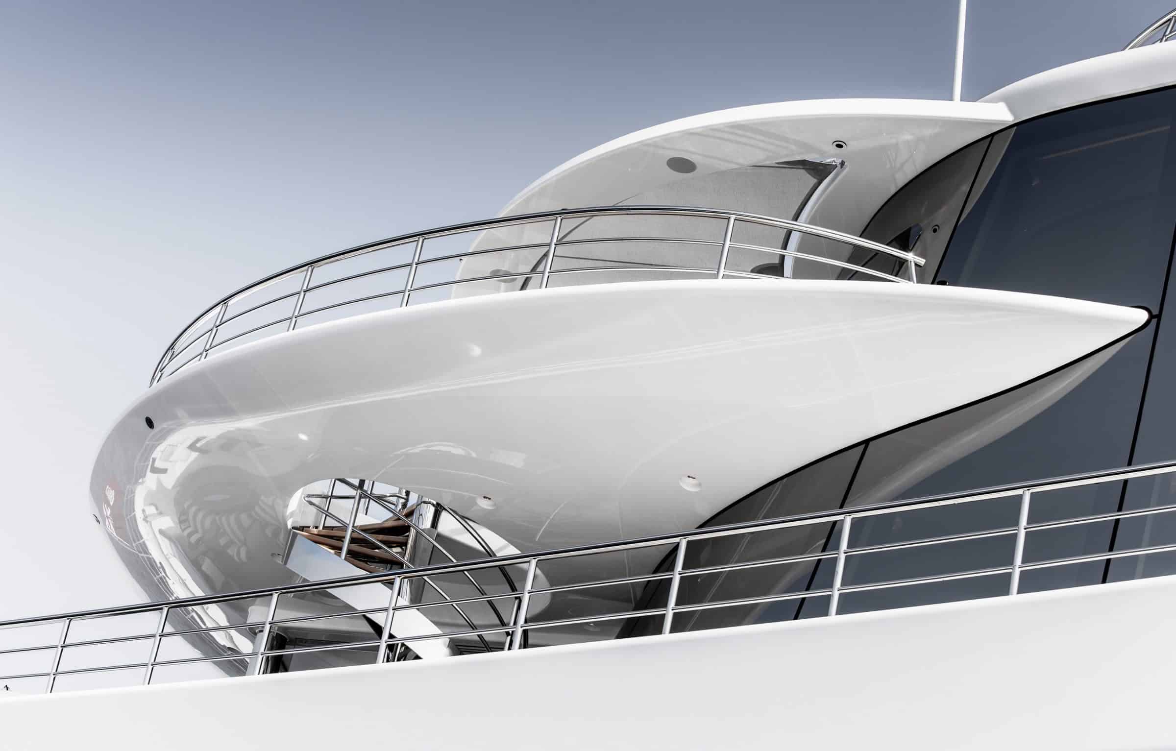 [M-MODERN-CUSTOM-YACHT-BY-ABEKING--RASMUSSEN]-13420-15.jpg