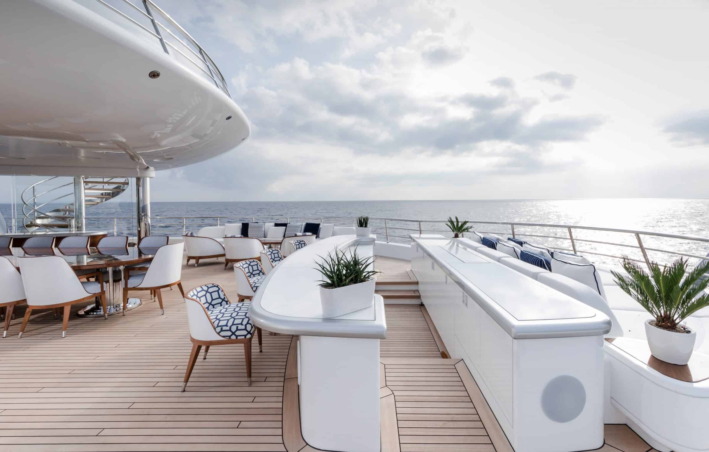 [M-MODERN-CUSTOM-YACHT-BY-ABEKING--RASMUSSEN]-13420-4.jpg