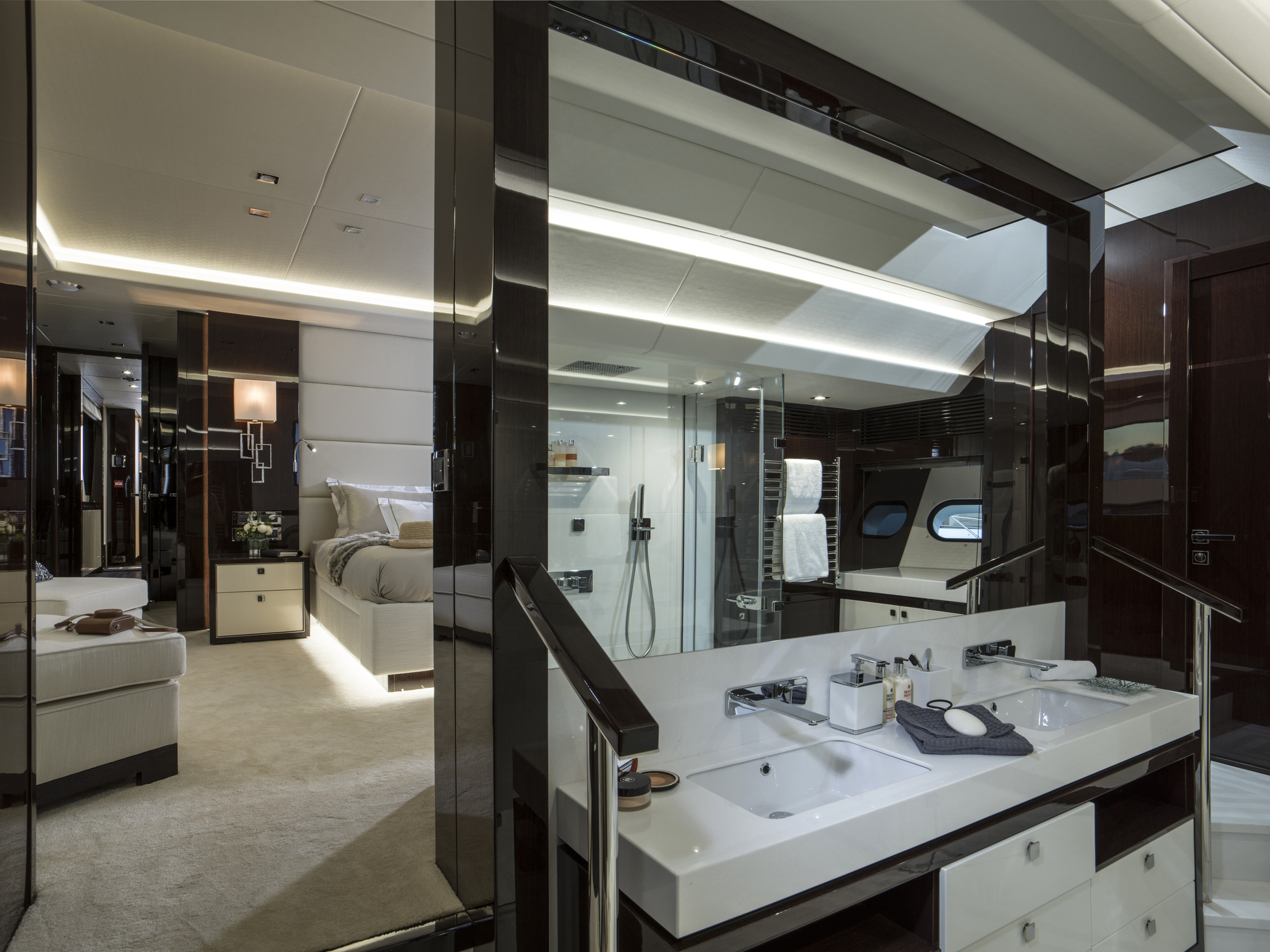 [M-MODERN-LUXURY-SUPERYACHT-BY-SUNSEEKER]-12081-14.jpg