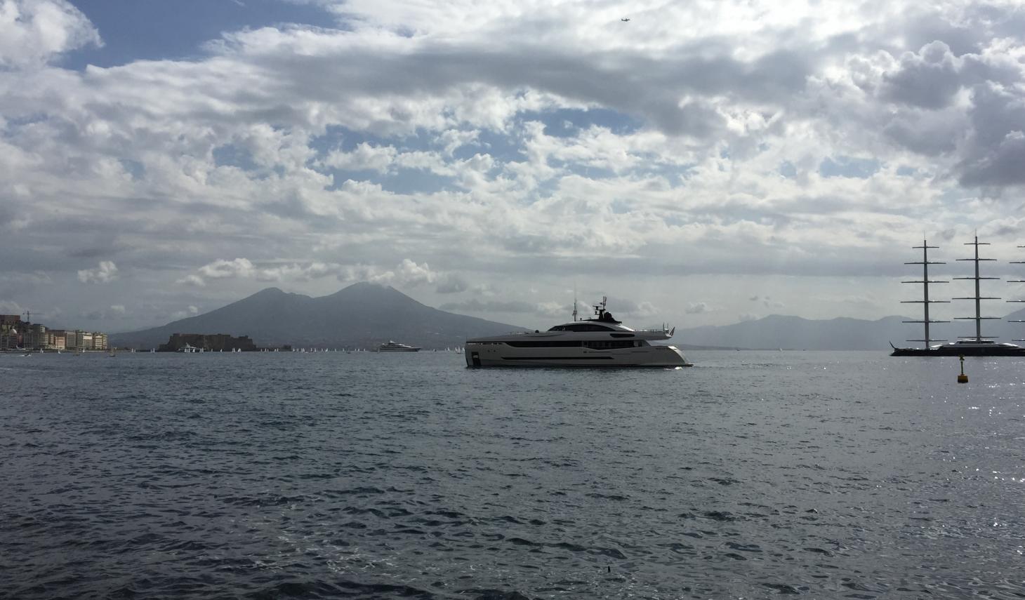 [M-MODERN-SUPERYACHT-BY-PALUMBO]-13452-1.jpg