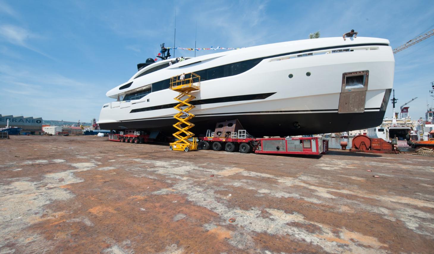[M-MODERN-SUPERYACHT-BY-PALUMBO]-13452-15.jpg