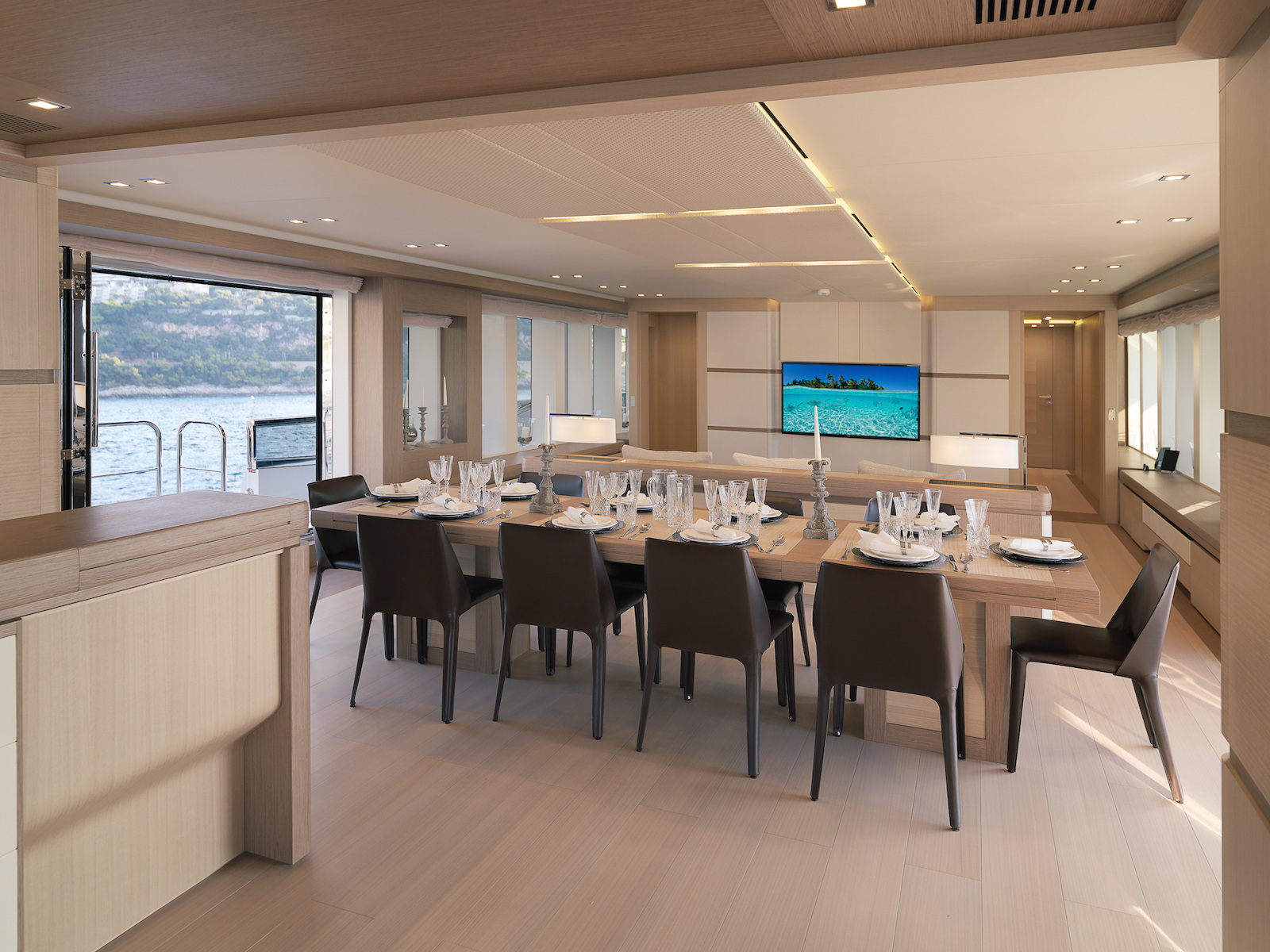 [M-MODERN-SUPERYACHT-BY-PALUMBO]-13452-7.jpg