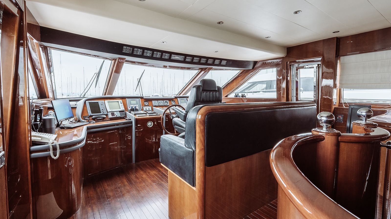 [MOTOR-YACHT--LET-IT-BE]-1385-10.jpg