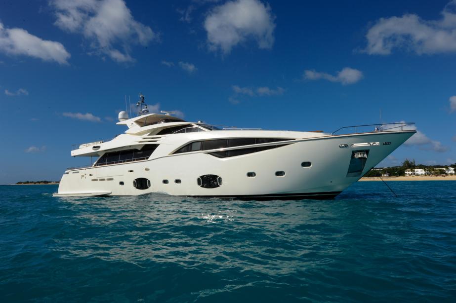 [MOTOR-YACHT-AMORE-MIO]-11555-1.jpg