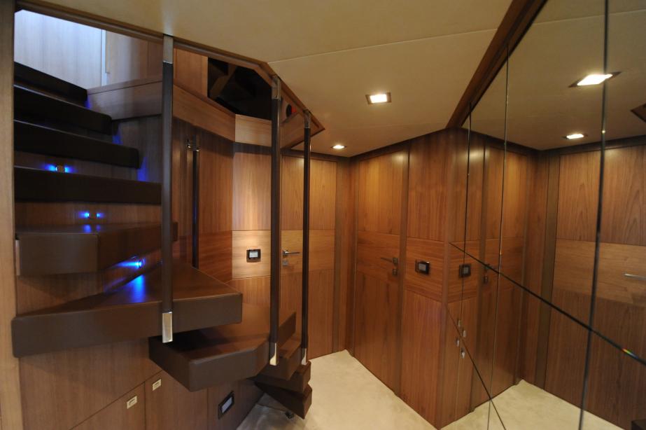 [MOTOR-YACHT-AMORE-MIO]-11555-5.jpg