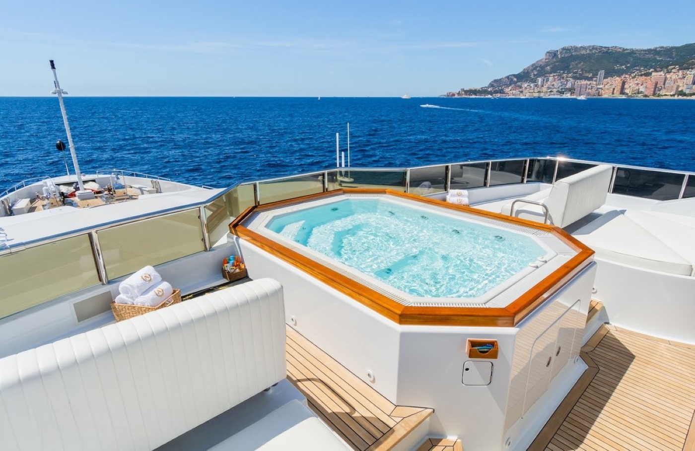 [MOTOR-YACHT-APOGEE]-1033-94.jpg