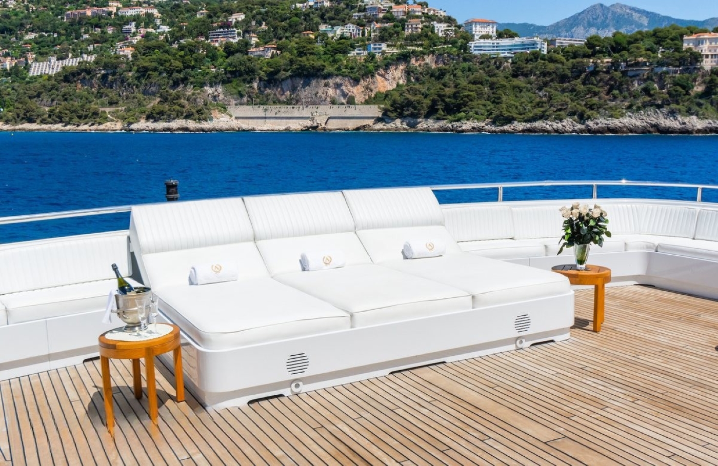 [MOTOR-YACHT-APOGEE]-1033-99.jpg