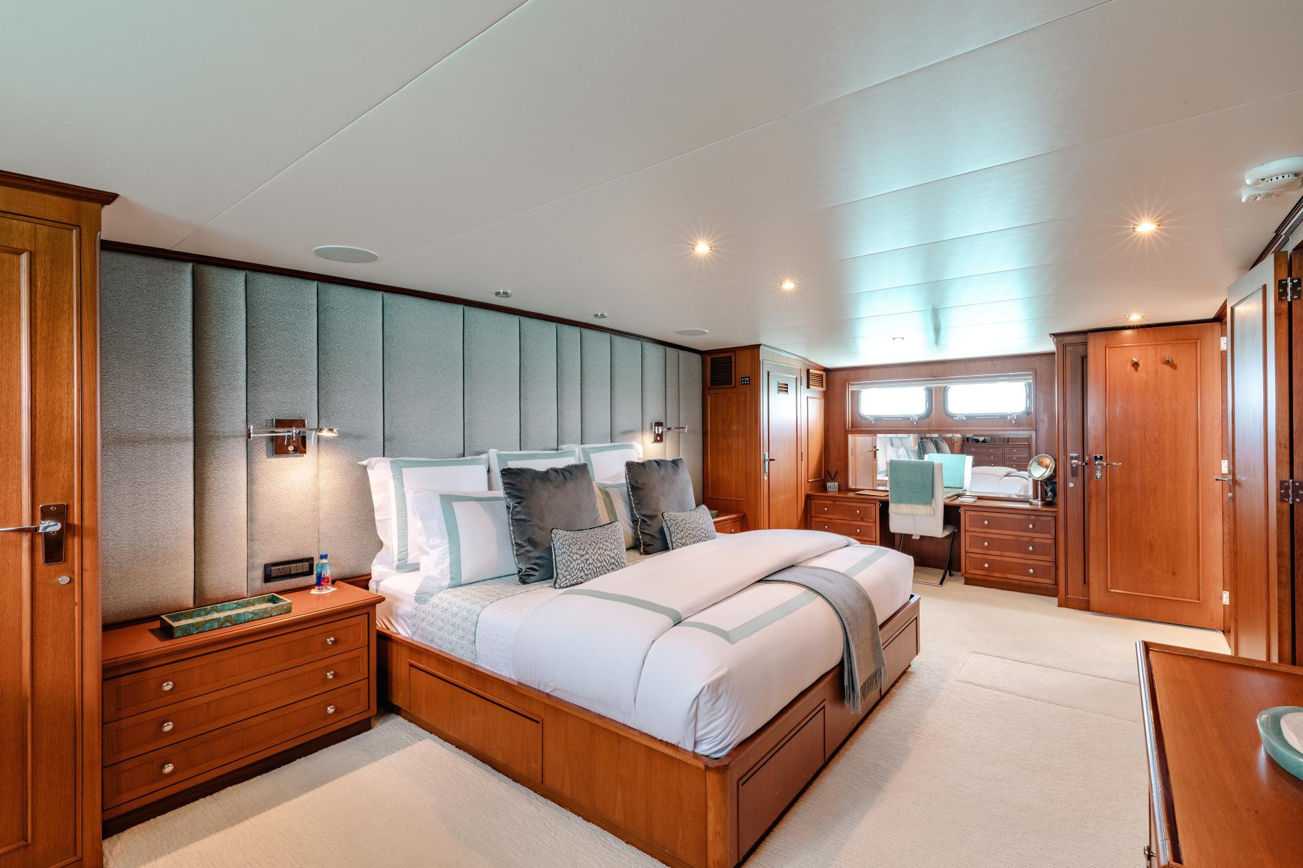 [MOTOR-YACHT-BERILDA-EX-SIRENUSE]-10622-11.jpg