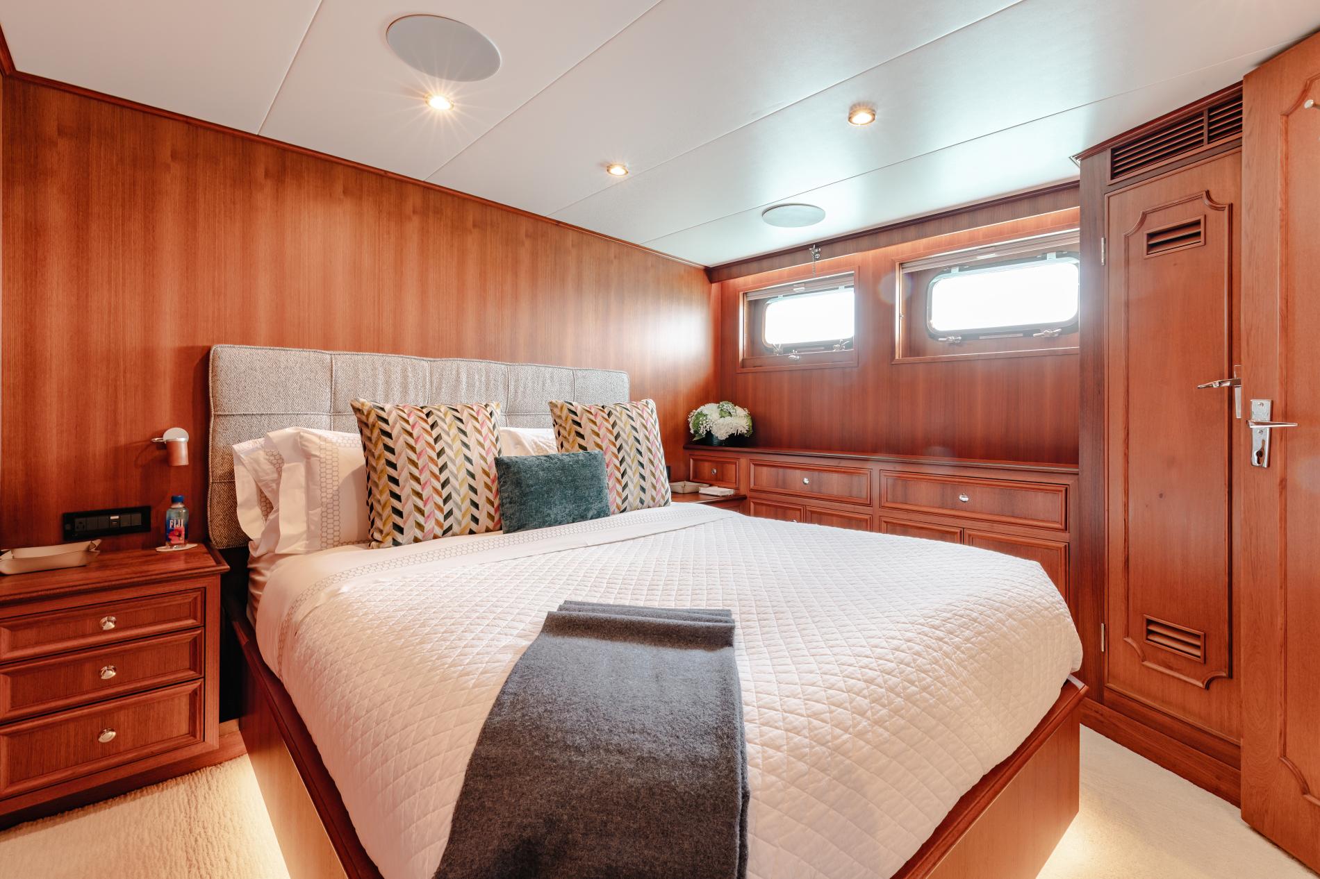 [MOTOR-YACHT-BERILDA-EX-SIRENUSE]-10622-14.jpg