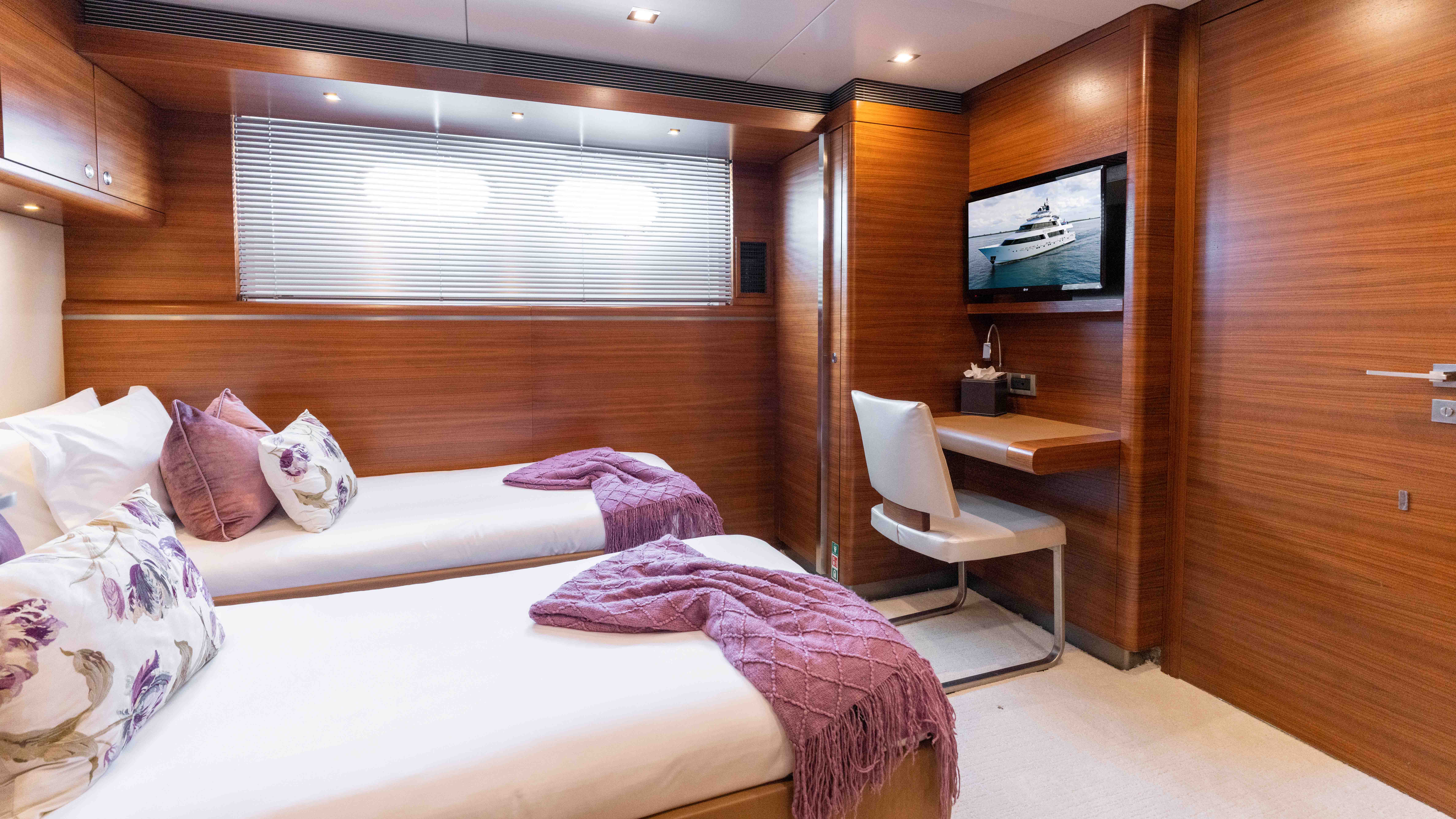 [MOTOR-YACHT-BRIO]-10004-70.jpg