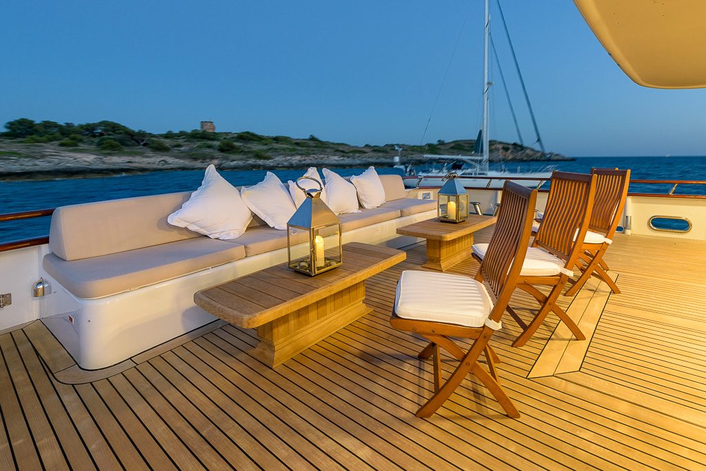 [MOTOR-YACHT-CD-TWO-EX-INDEPENDENT-OF-LONDON-COPY]-11772-12.jpg