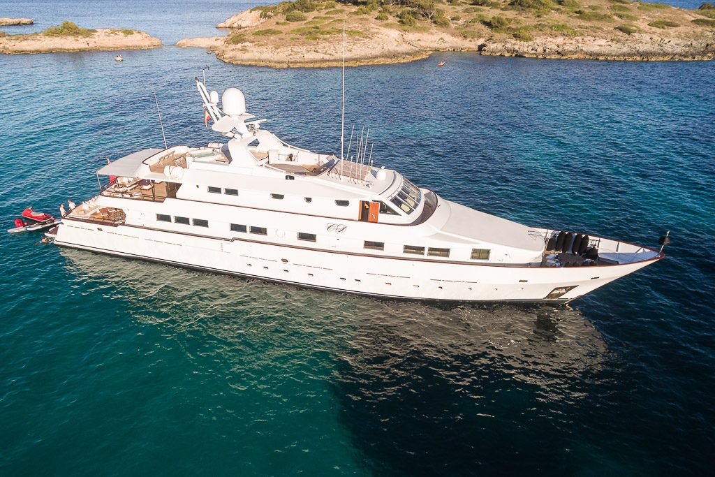 [MOTOR-YACHT-CD-TWO-EX-INDEPENDENT-OF-LONDON-COPY]-11772-4.jpg