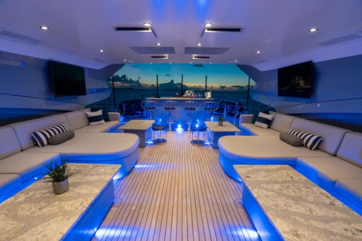 [MOTOR-YACHT-GREY-MATTERS]-10534-16.jpg