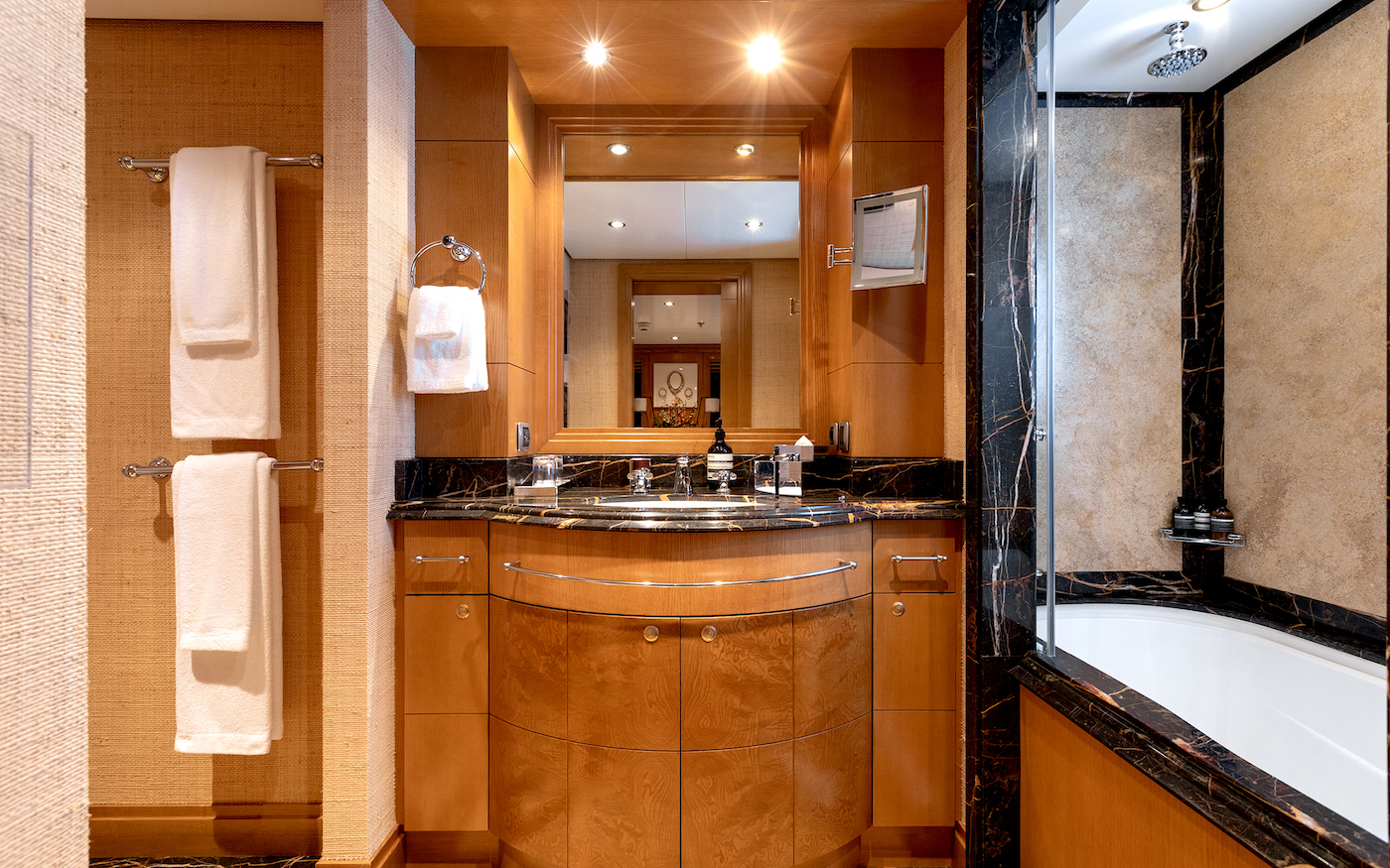 [MOTOR-YACHT-HELIOS]-1105-9.jpg