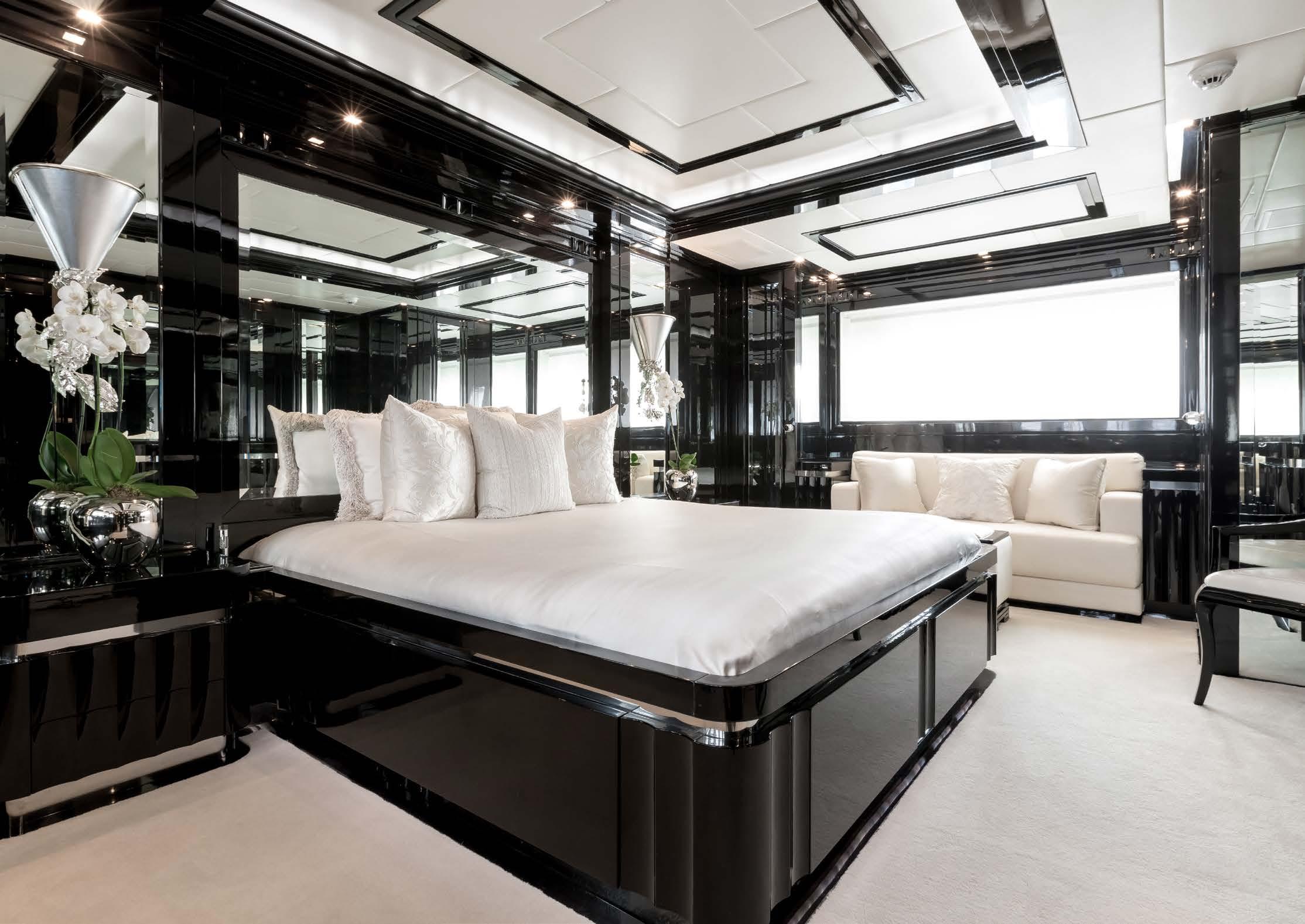 [MOTOR-YACHT-LIONCHASE]-12014-11.jpg