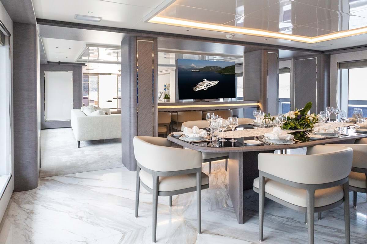 [MOTOR-YACHT-M-CMB-LUXURY-YACHT]-14808-3.jpg