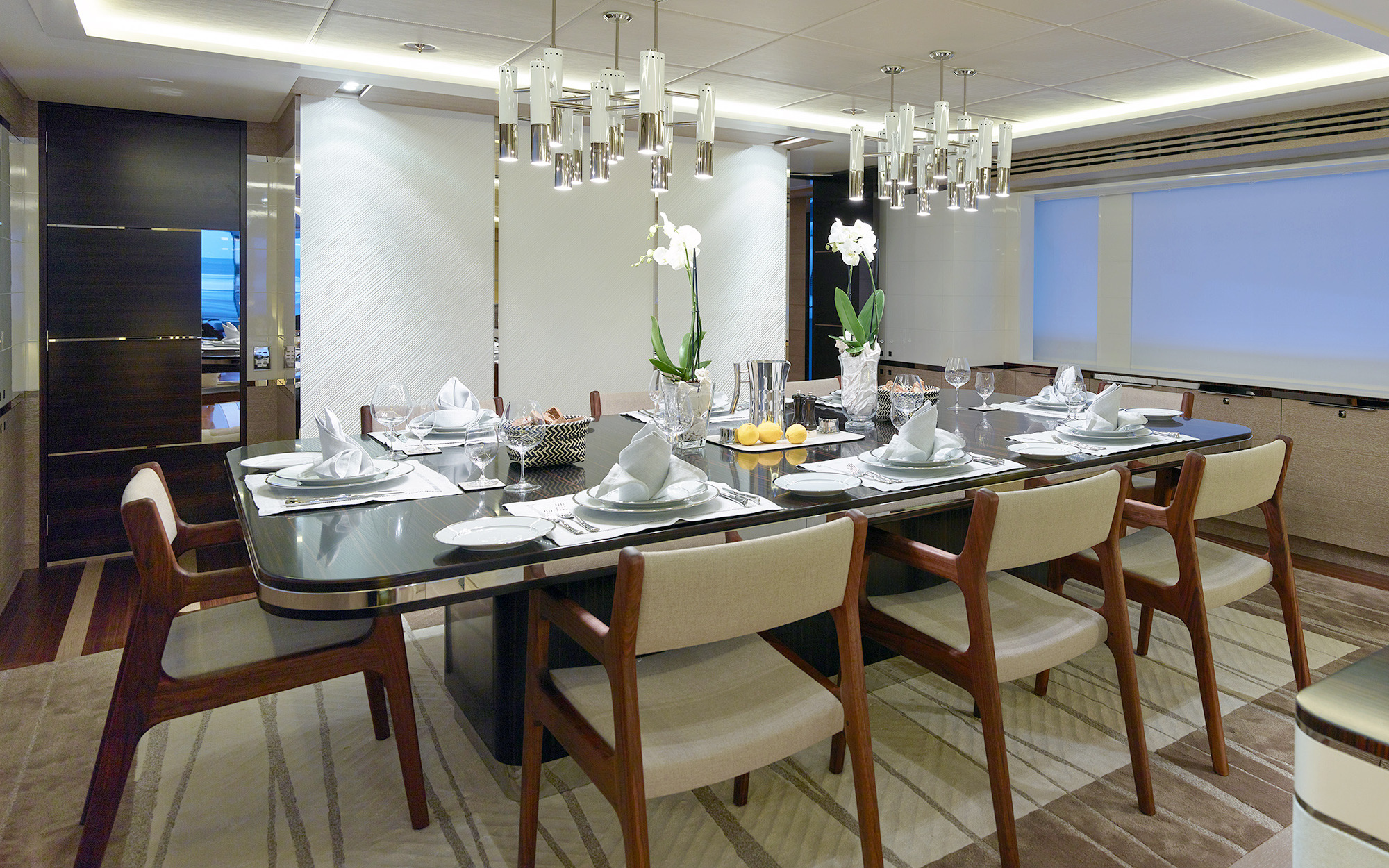 [MOTOR-YACHT-M-HEESEN-CUSTOM-DISPLACEMENT-YACHT]-11609-3.jpg