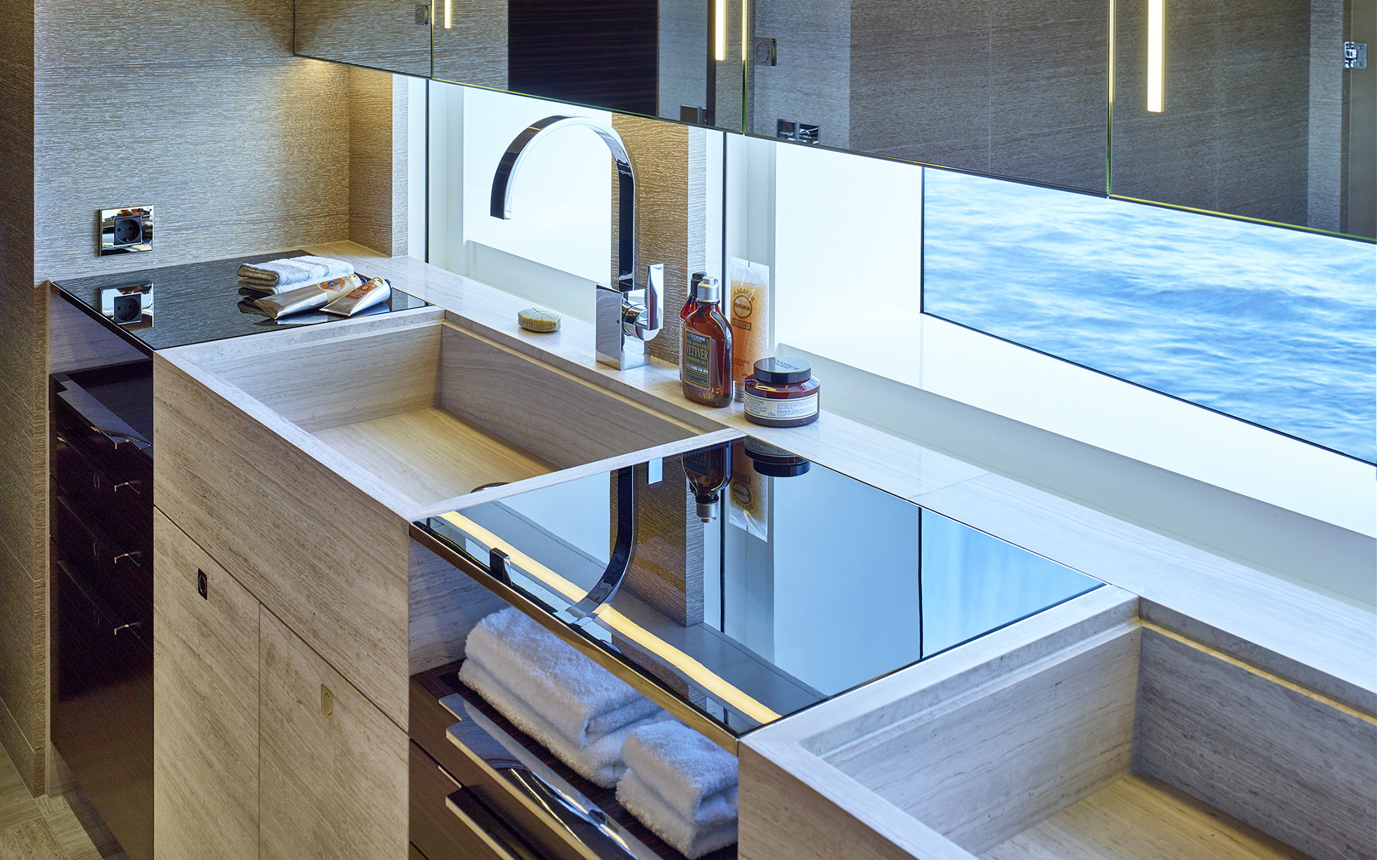 [MOTOR-YACHT-M-HEESEN-CUSTOM-DISPLACEMENT-YACHT]-11609-4.jpg