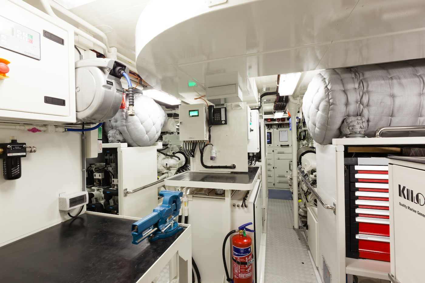 [MOTOR-YACHT-M-HEESEN-CUSTOM-DISPLACEMENT-YACHT]-11609-7.jpg