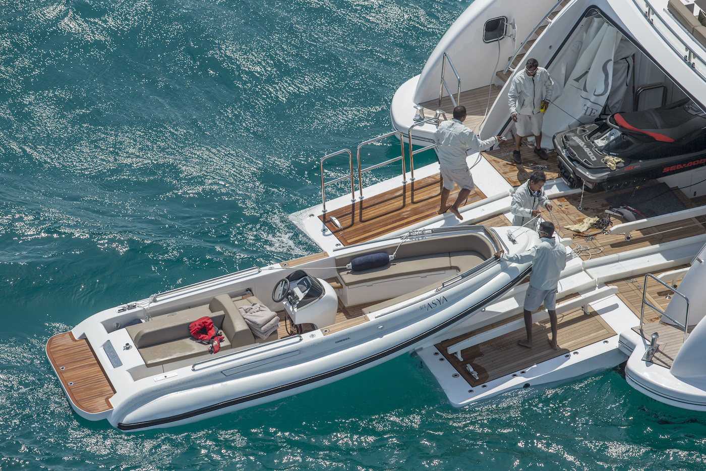 [MOTOR-YACHT-M-HEESEN-CUSTOM-DISPLACEMENT-YACHT]-11609-9.jpg