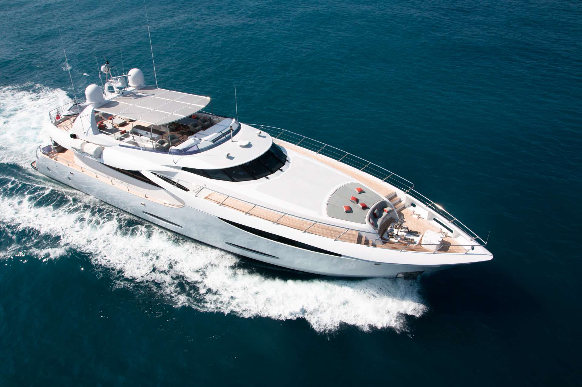 [MOTOR-YACHT-MOMENTUM]-1075-7.jpg