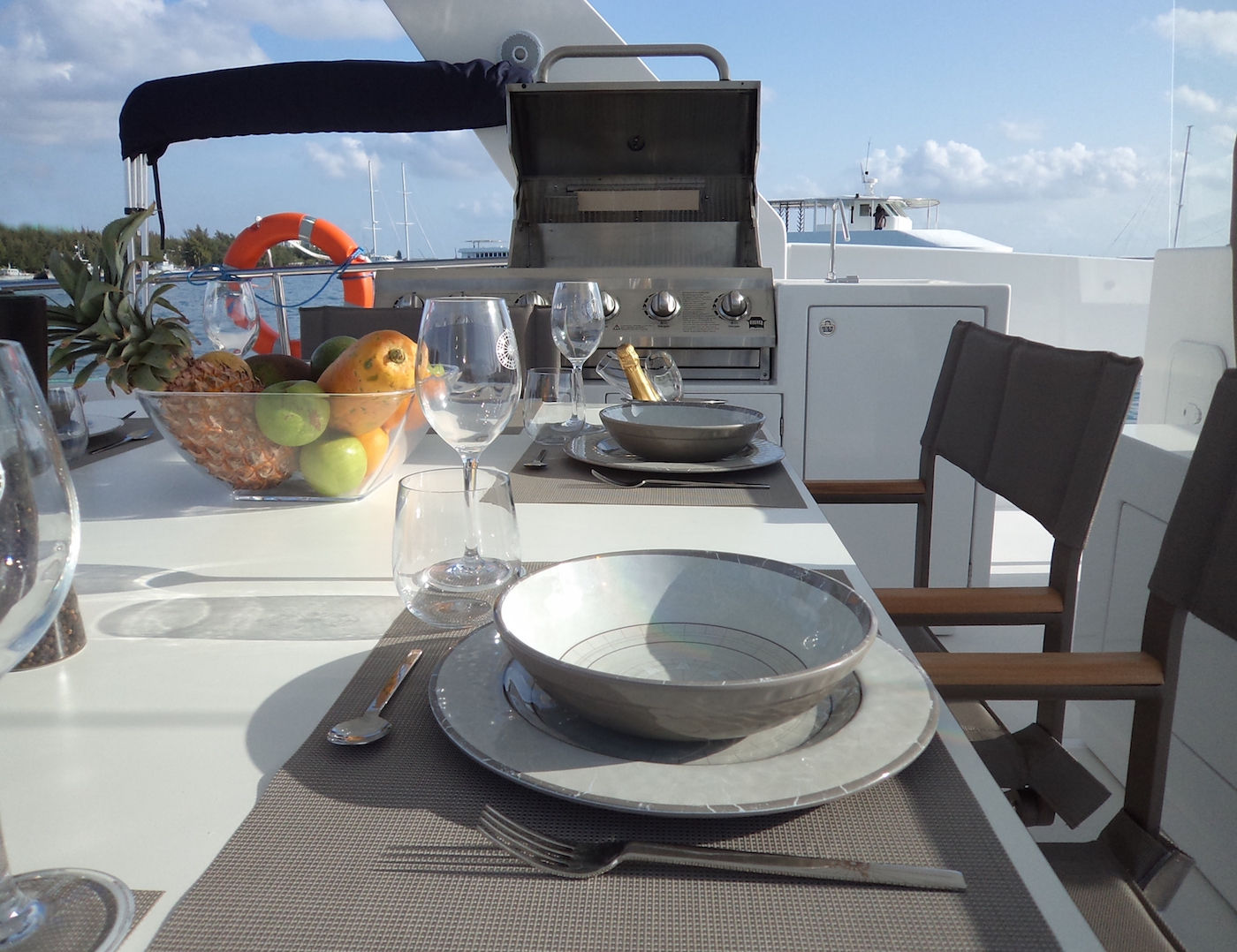 [MOTOR-YACHT-OVER-REEF]-12790-9.jpg