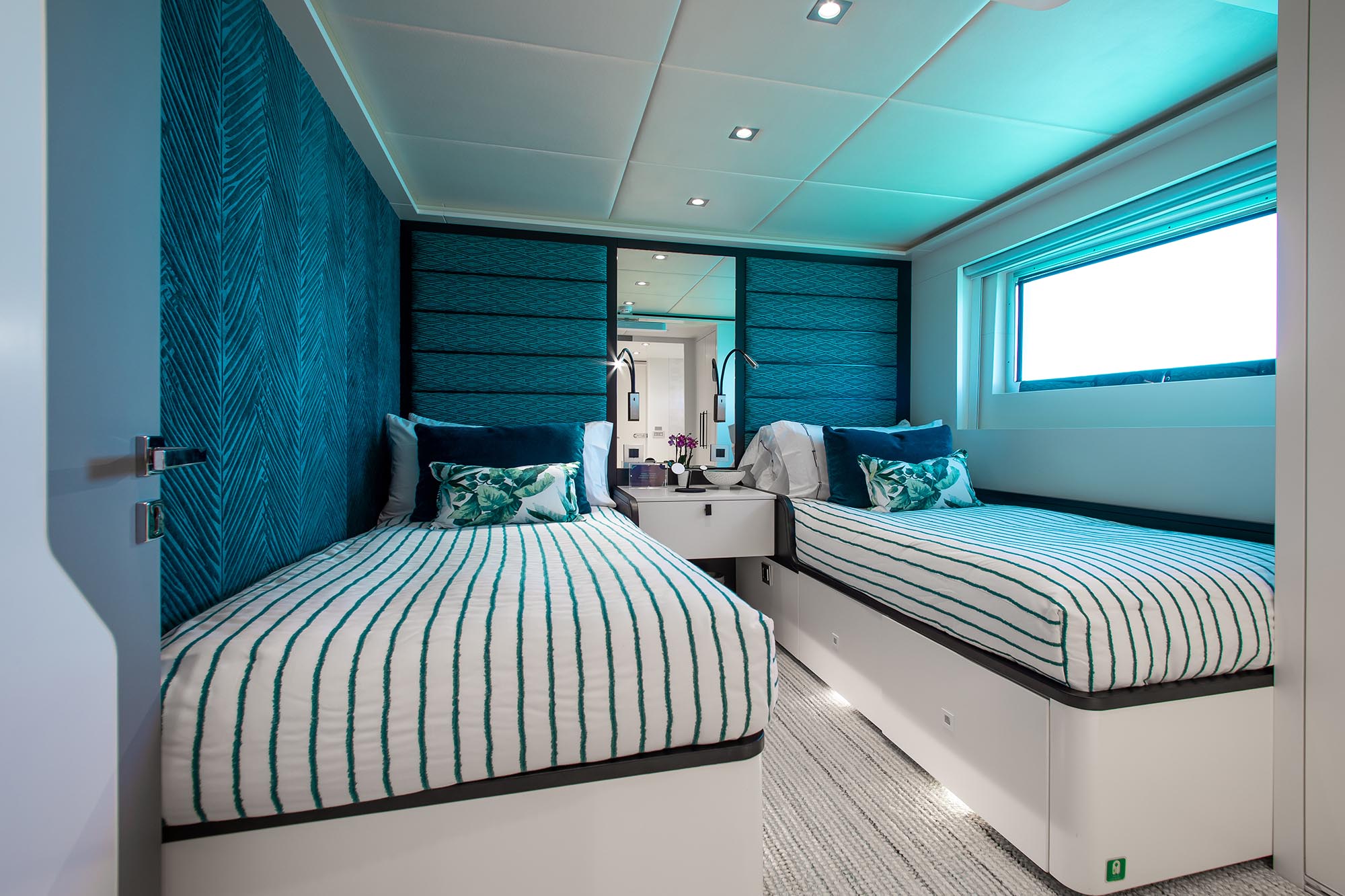 [MOTOR-YACHT-PROJECT-SERENITAS-II]-10612-46.jpg