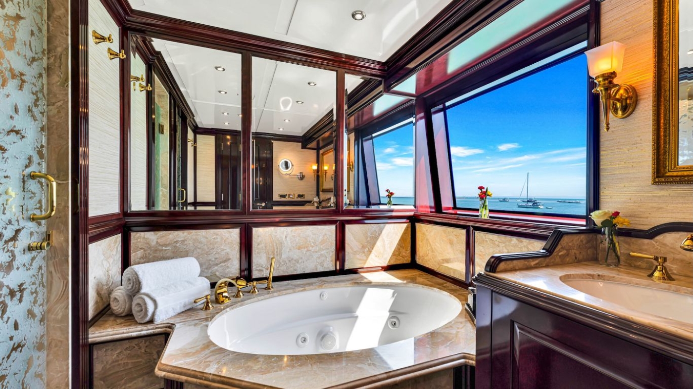 [MOTOR-YACHT-SAPPHIRE-EX-RED-SAPPHIRE-COPY]-11712-49.jpg