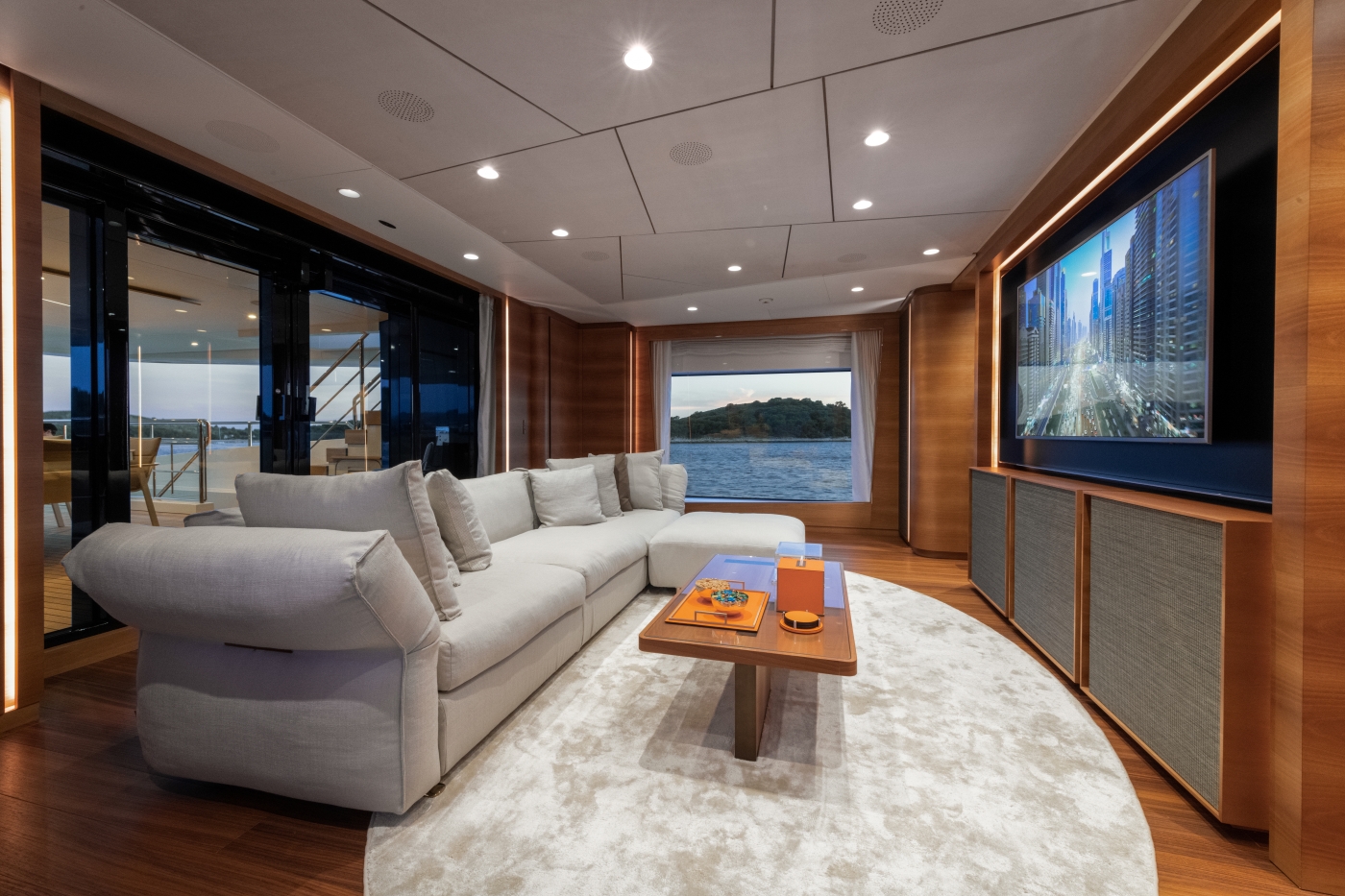 [MOTOR-YACHT-SILVER-FOX]-12256-46.jpg