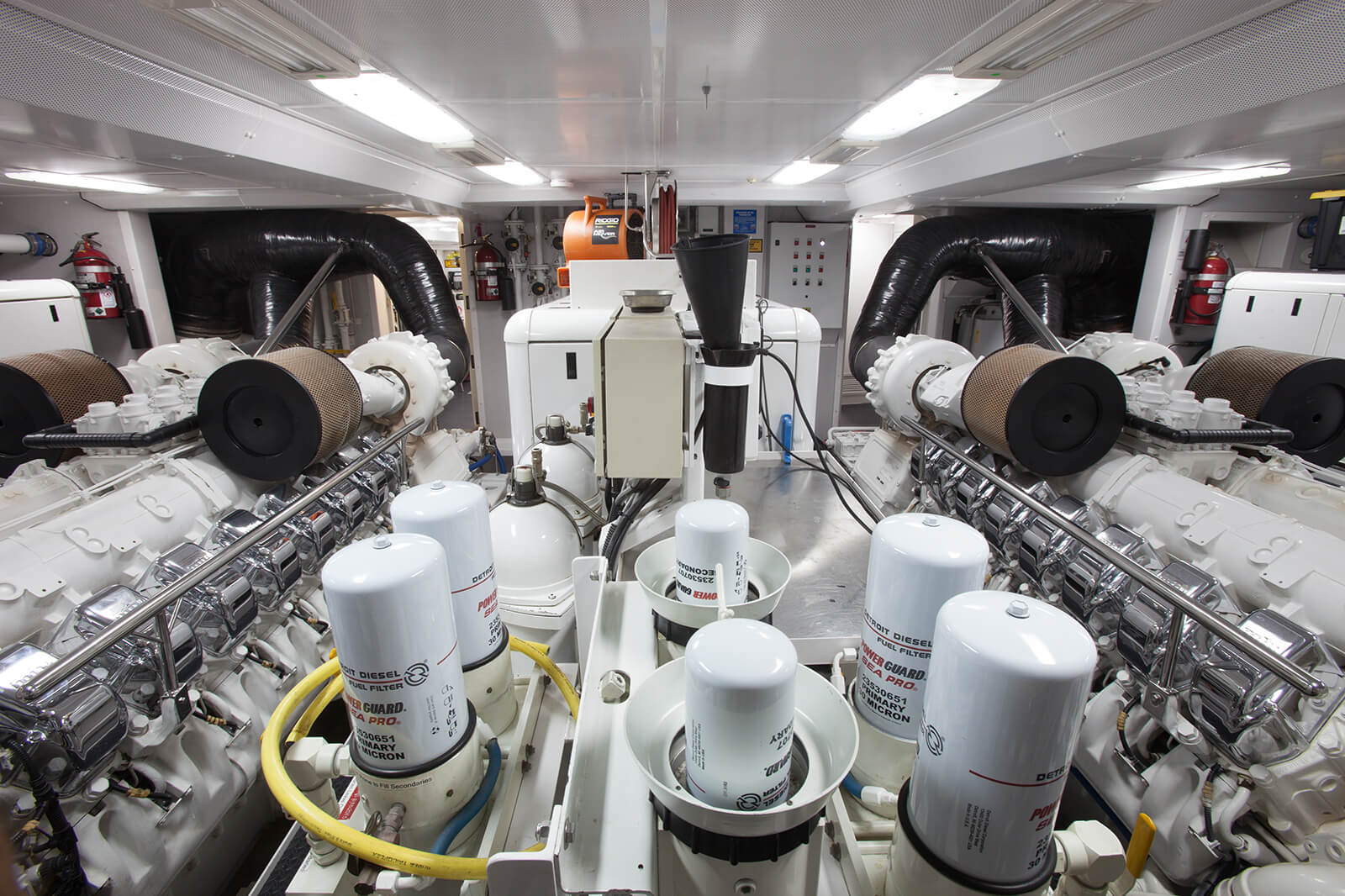 [MOTOR-YACHT-TRENDING-EX-VANGO]-10486-60.jpg