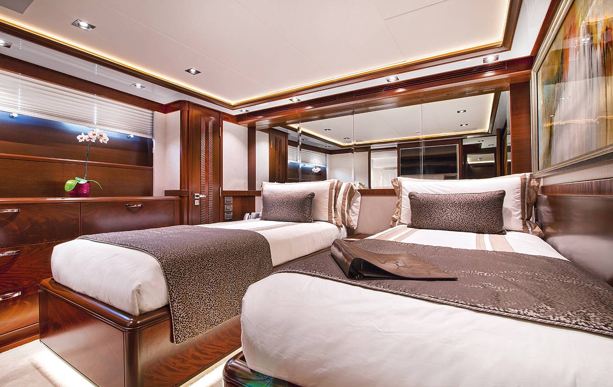 [MOTOR-YACHT-VIVIRAE]-10626-17.jpg