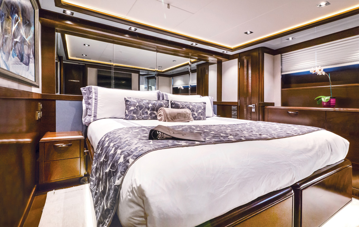 [MOTOR-YACHT-VIVIRAE]-10626-3.jpg