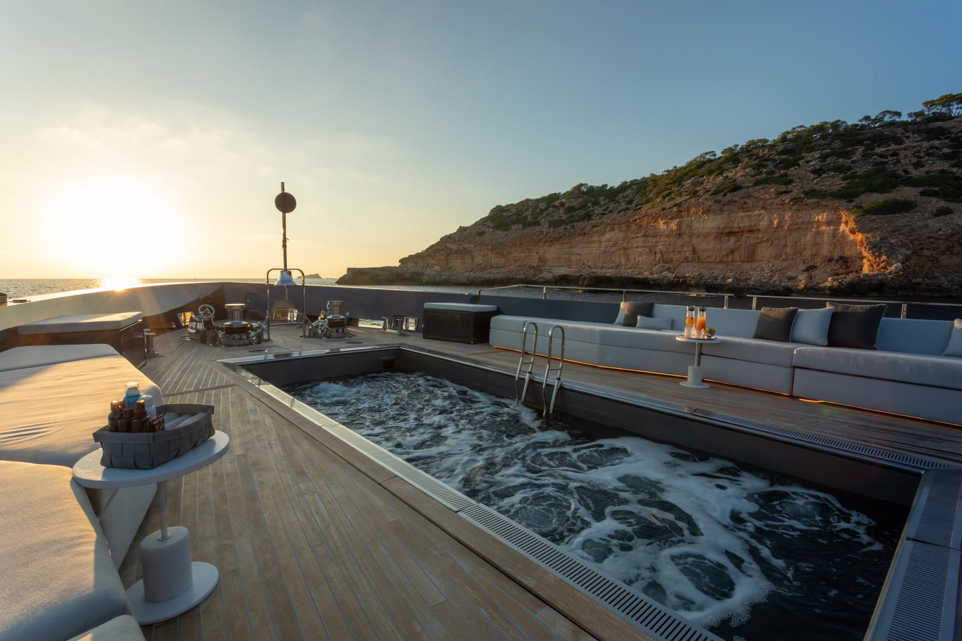 [MY--M-SUPERYACHT-BY-LOGICA-YACHTS-FOREVER]-15389-9.jpg