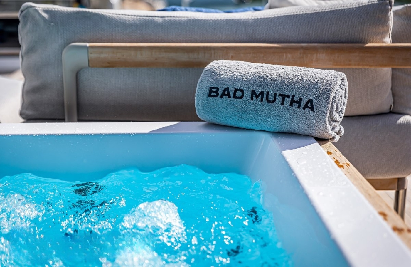 [MY-BAD-MUTHA]-14490-71.jpg