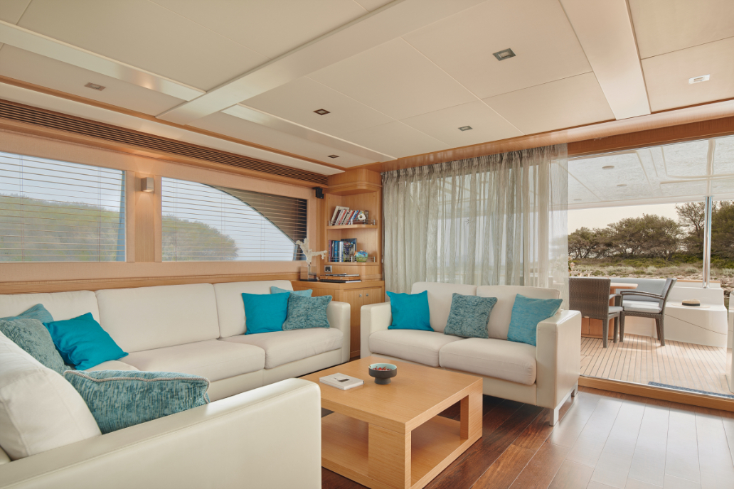 [MY-FRIENDS-BOAT]-13968-14.jpg