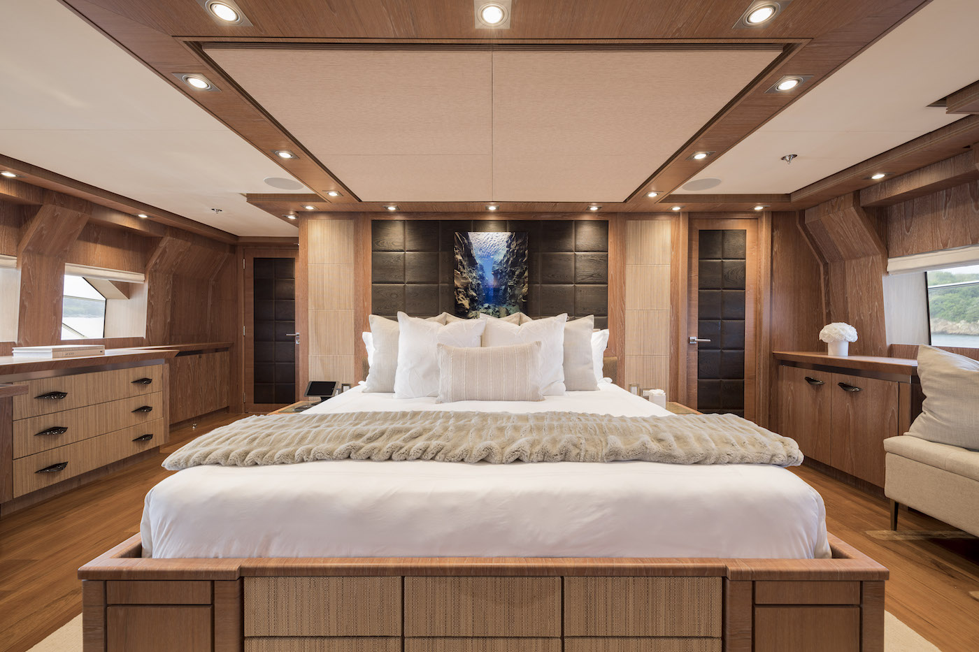 [MY-M-PALMER-JOHNSON-SUPERYACHT-STEALTH]-15422-8.jpg