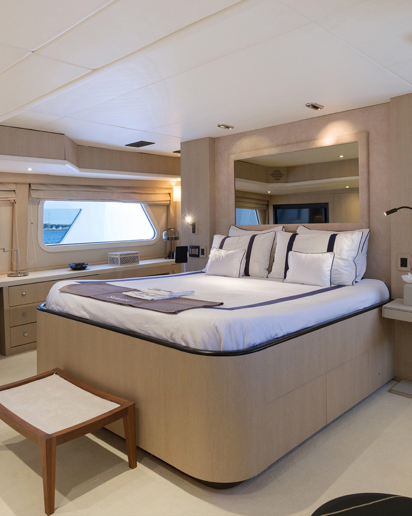 Mitsubishi-admiral Marine