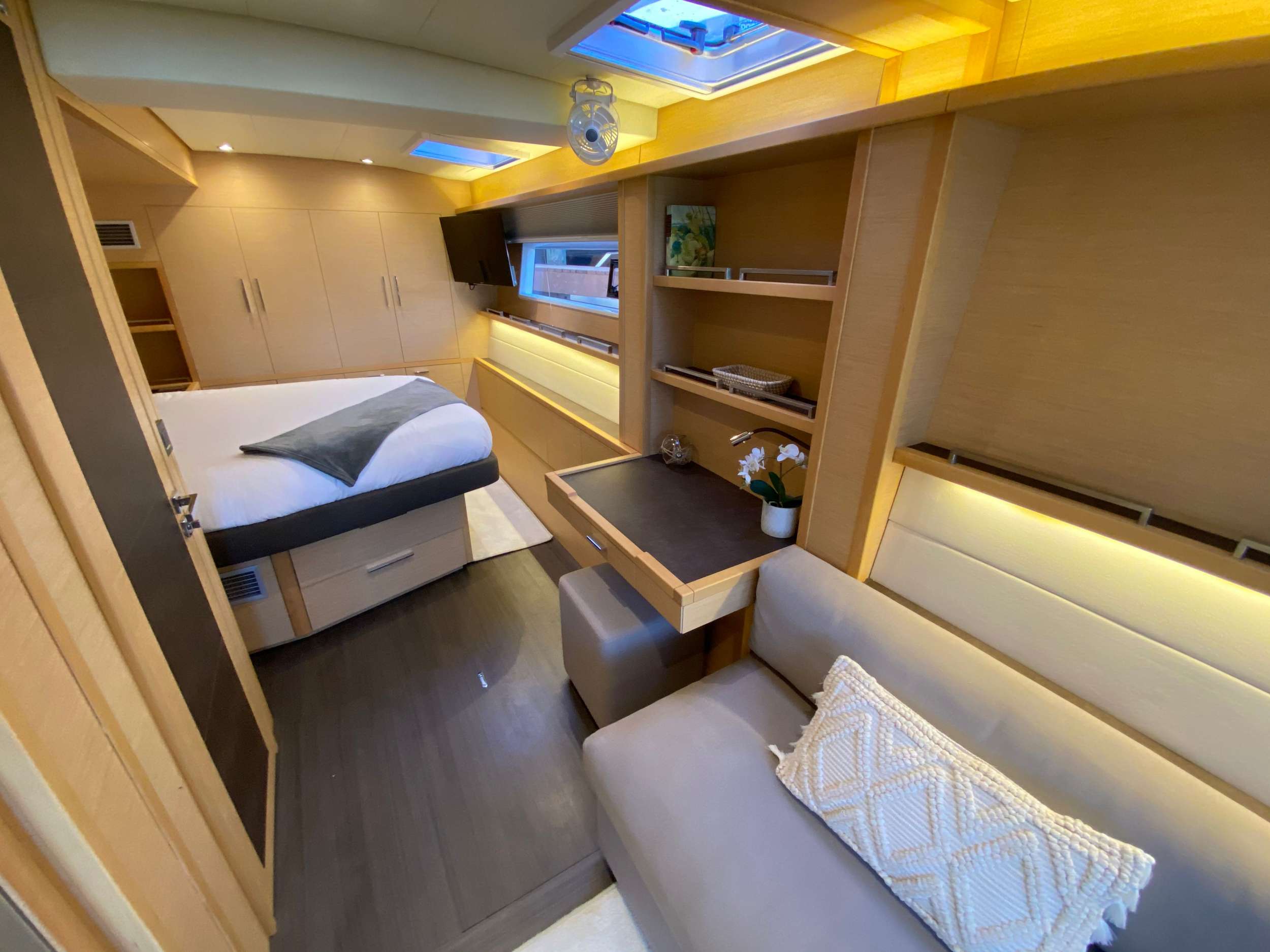 [POWER-CATAMARAN-YACHT-COLETTE]-13955-8.jpg