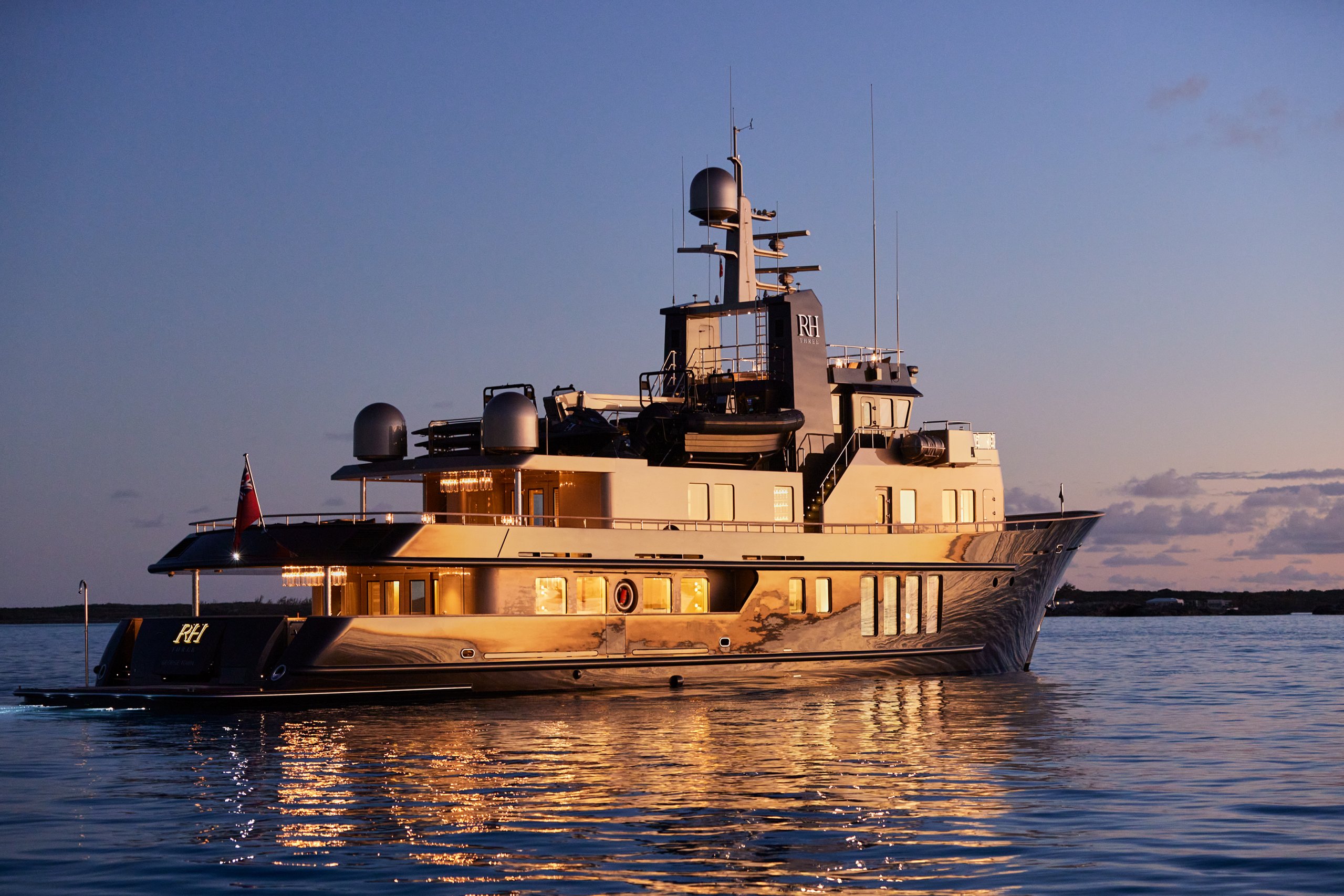 [PRIVATE-LIVES]-1437-4.jpg