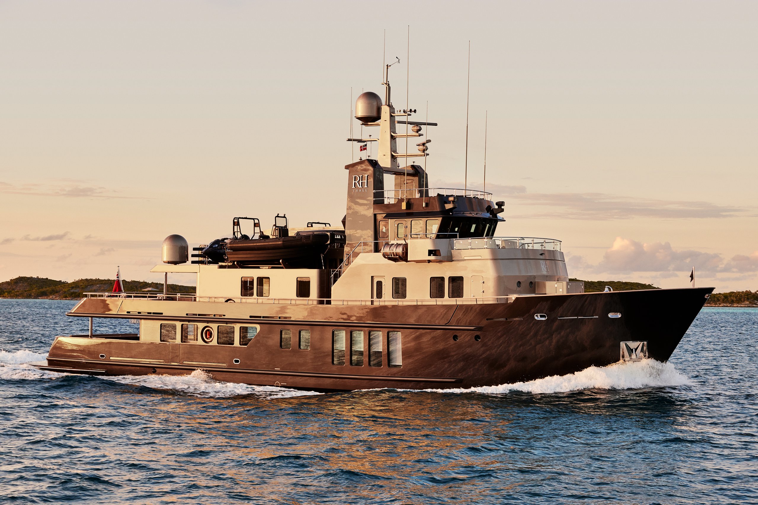 [PRIVATE-LIVES]-1437-5.jpg